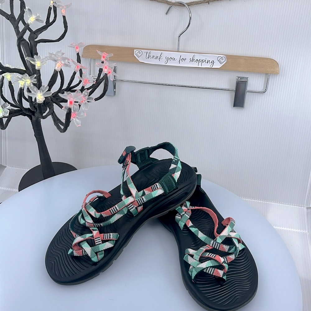 Gently used adjustable Chaco sandals. Perfect adventure shoe